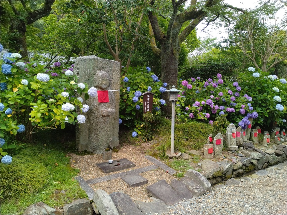 あじさいとお地蔵様