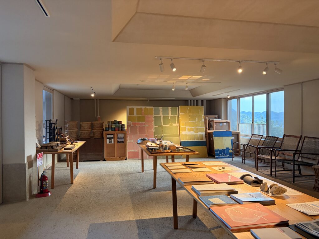 LOGギャラリー内