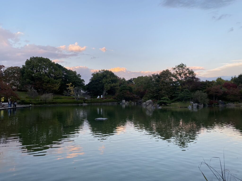 びわこ文化公園 夕照の庭