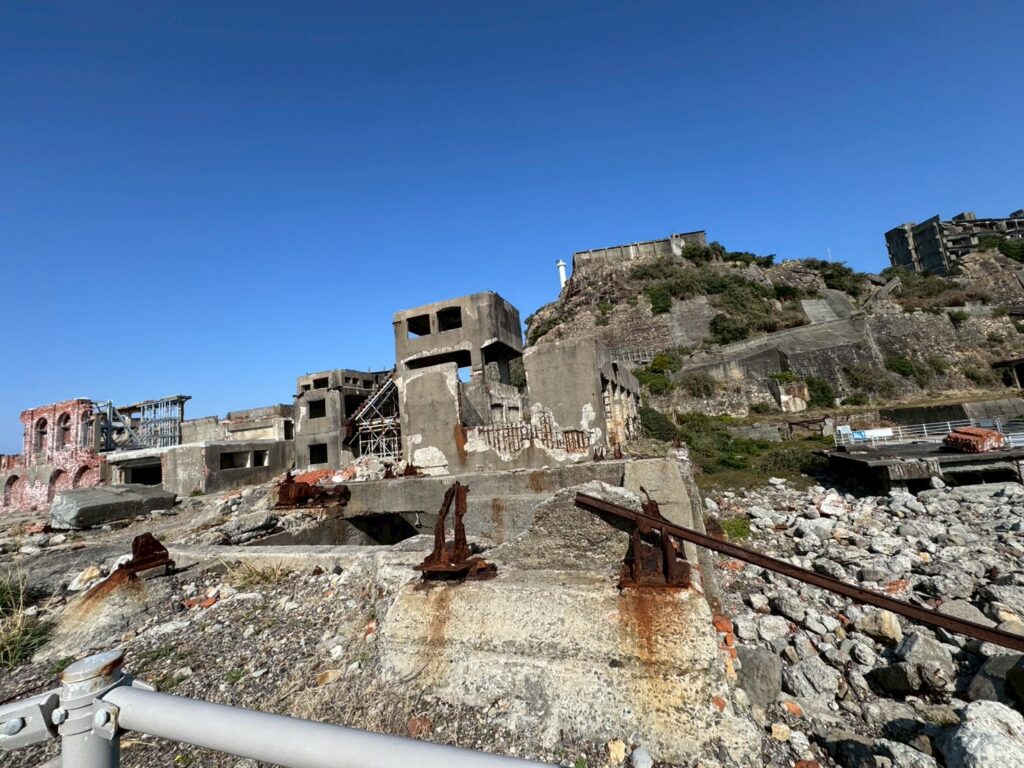 建物の劣化が進んだ様子