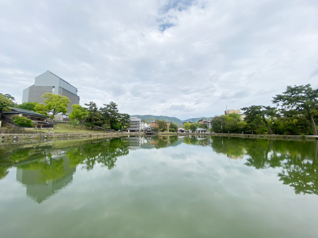 猿沢池